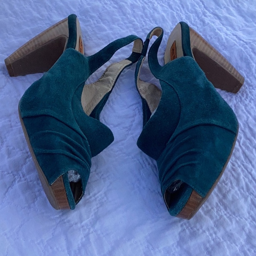 COPY - Vintage Miz Mooz Heels 👠